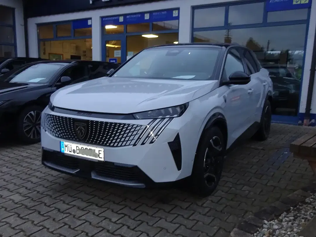 Peugeot 3008 - Thumbnail 1