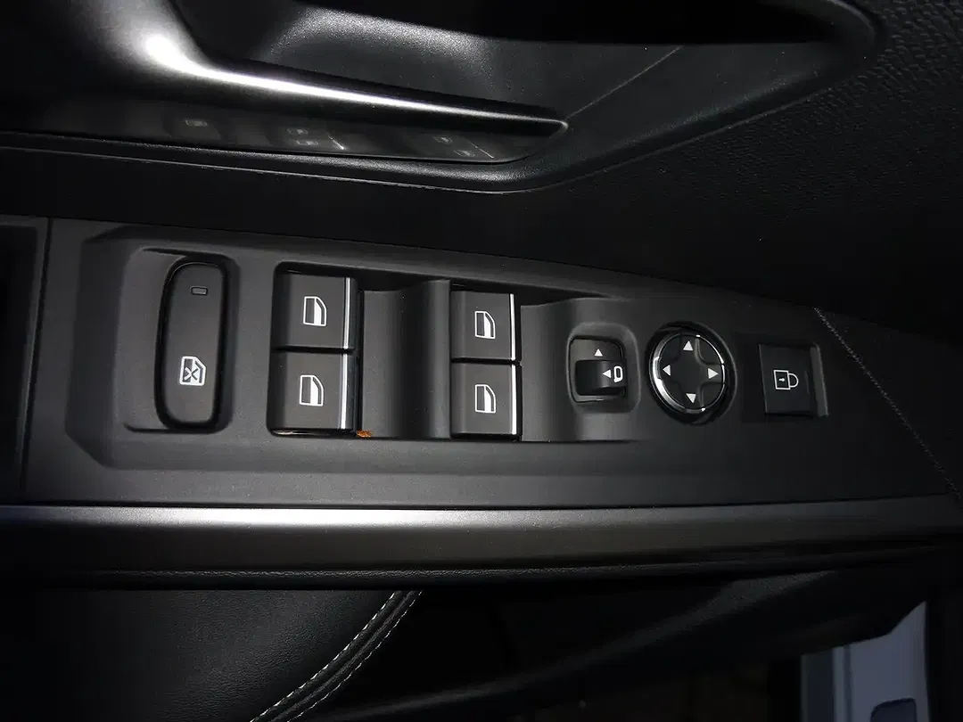 Peugeot 3008 - Thumbnail 12