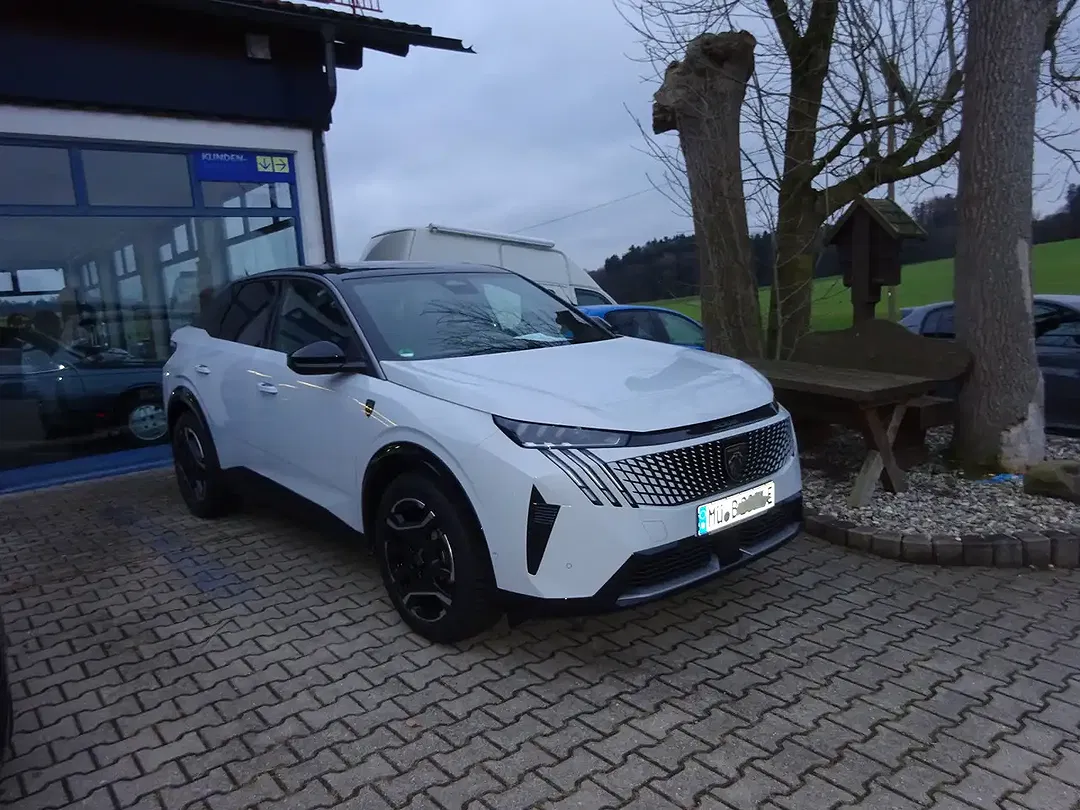 Peugeot 3008 - Thumbnail 2