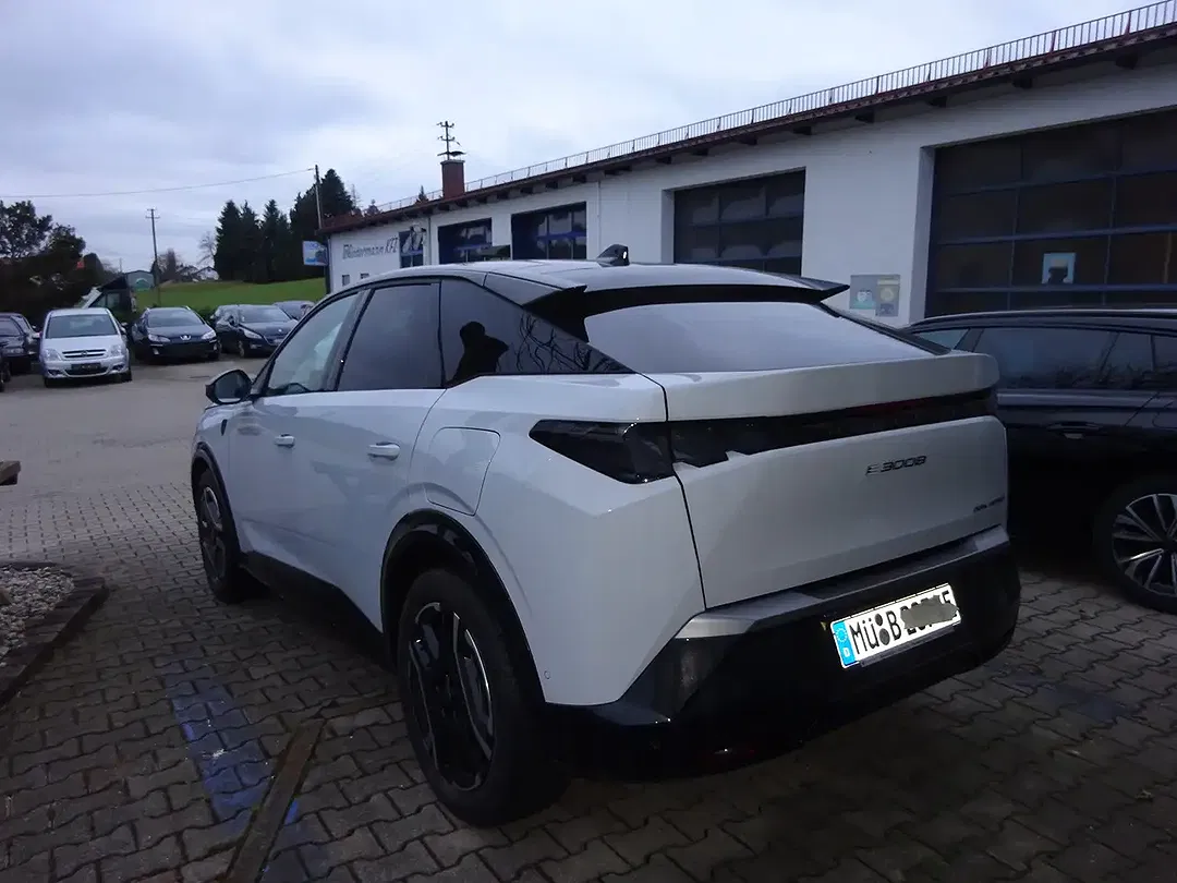Peugeot 3008 - Thumbnail 3