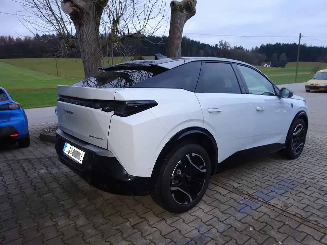 Peugeot 3008 - Thumbnail 4