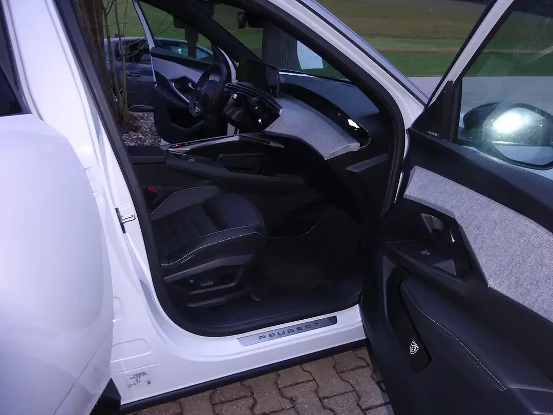 Peugeot 3008 - Thumbnail 9