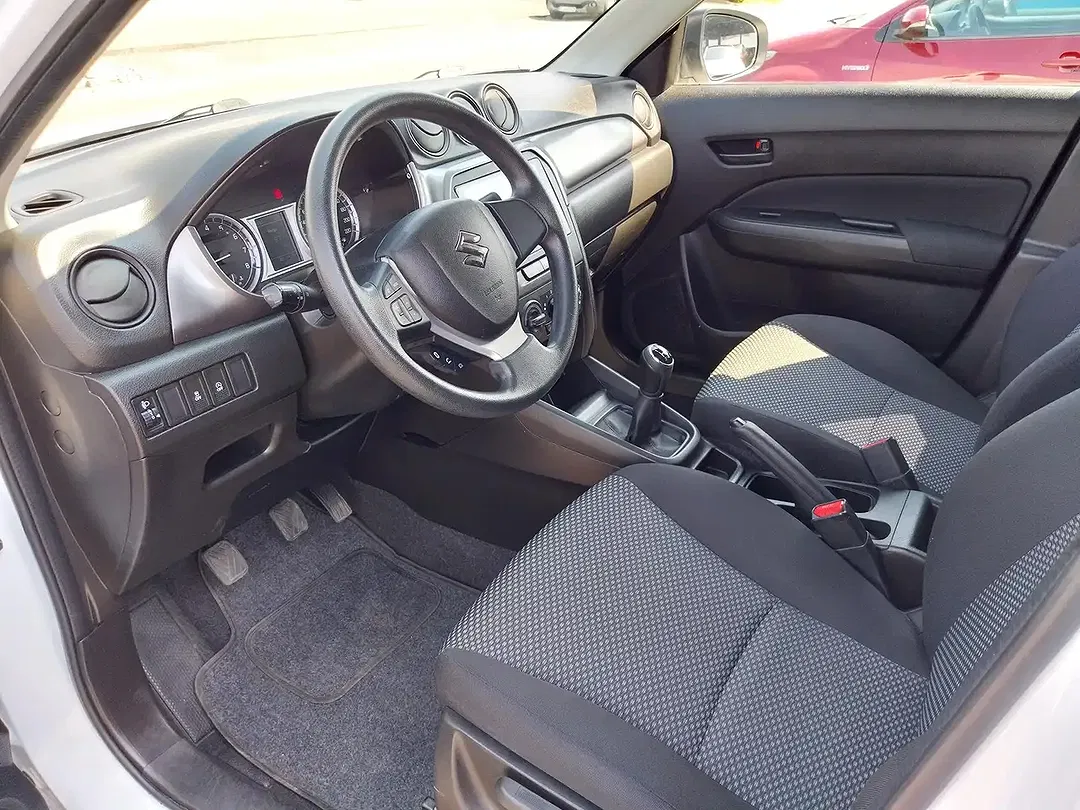Suzuki Vitara - Thumbnail 9