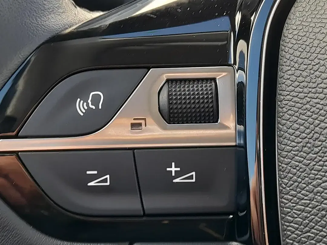 Peugeot 208 - Thumbnail 17
