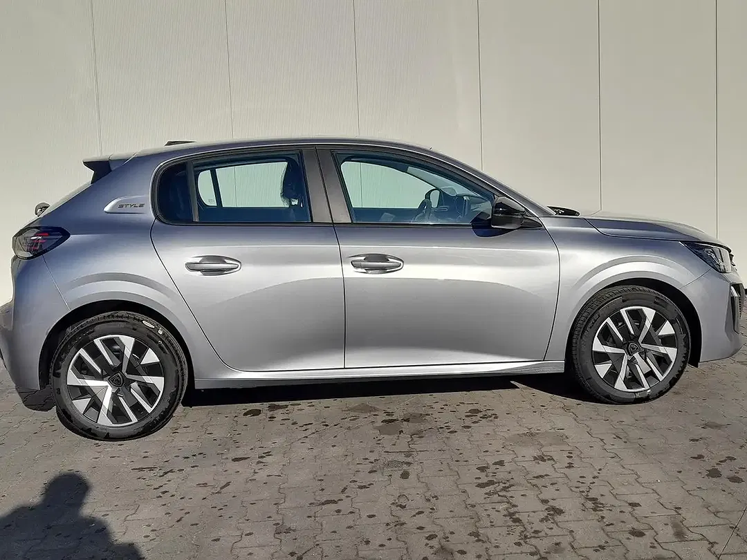 Peugeot 208 - Thumbnail 6