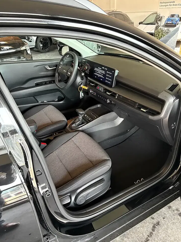 Kia Stonic - Thumbnail 11