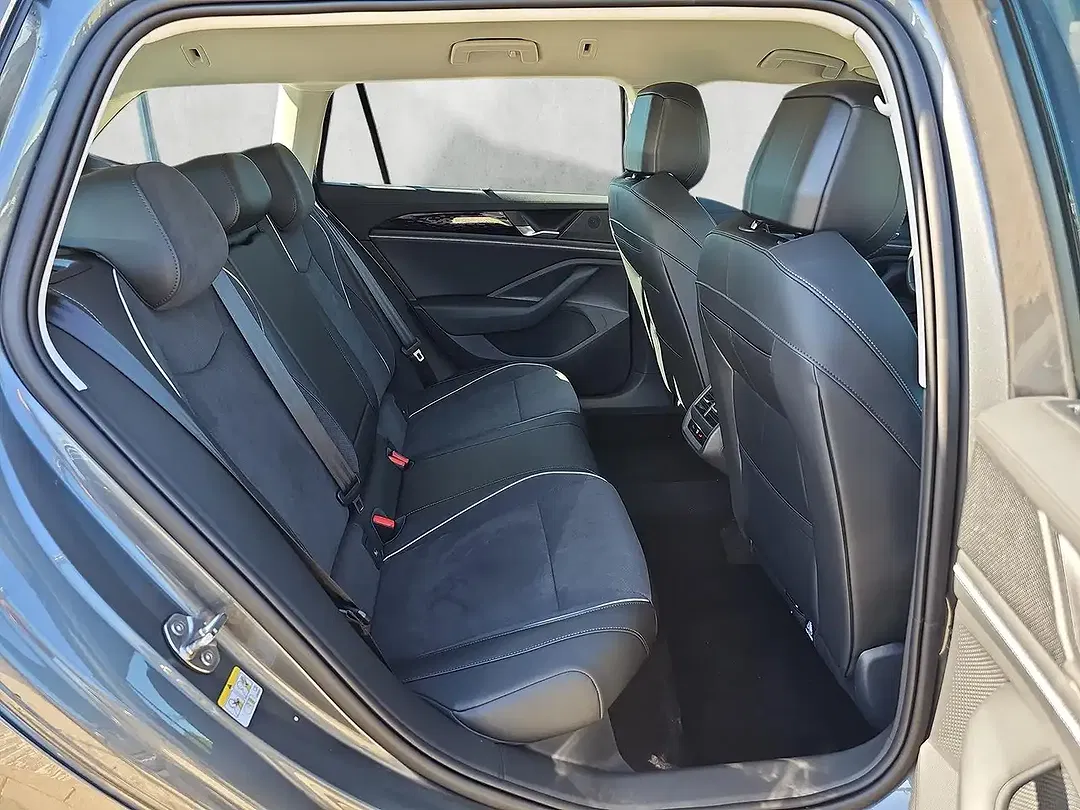 Volkswagen Passat Variant - Thumbnail 14