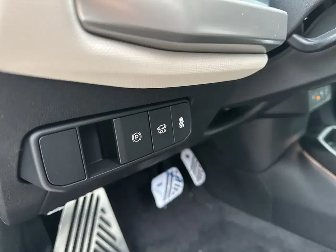 Kia EV4 - Thumbnail 10