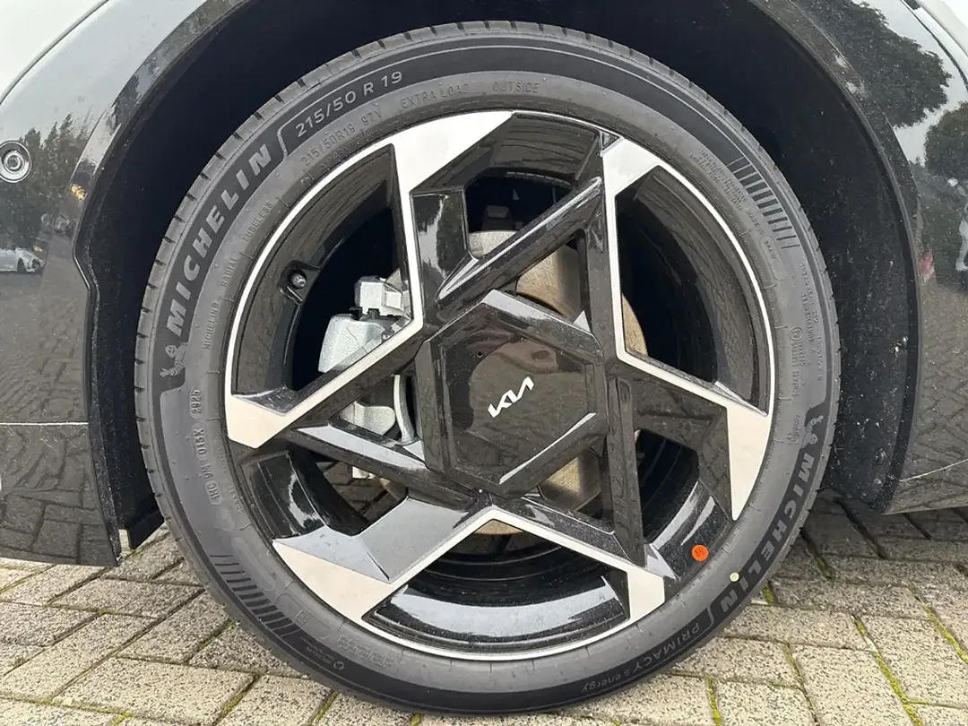 Kia EV4 - Thumbnail 6