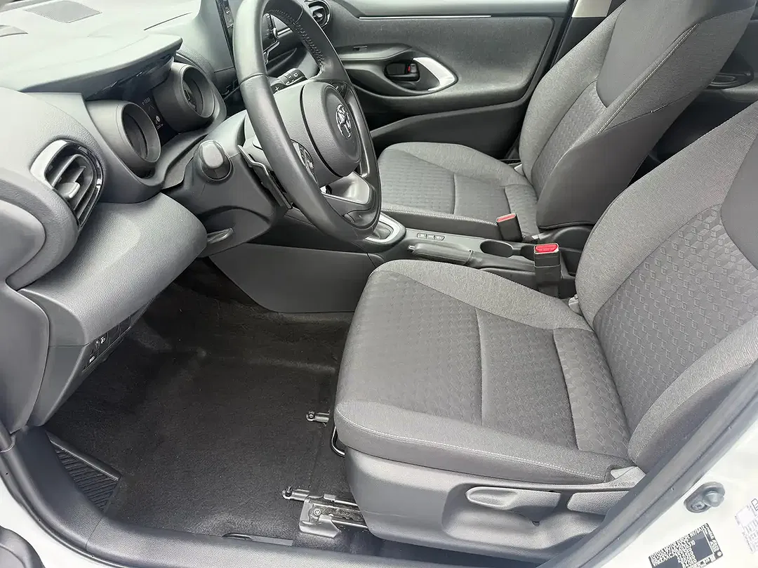 Toyota Yaris - Thumbnail 7