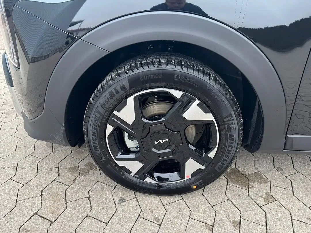 Kia Stonic - Thumbnail 8
