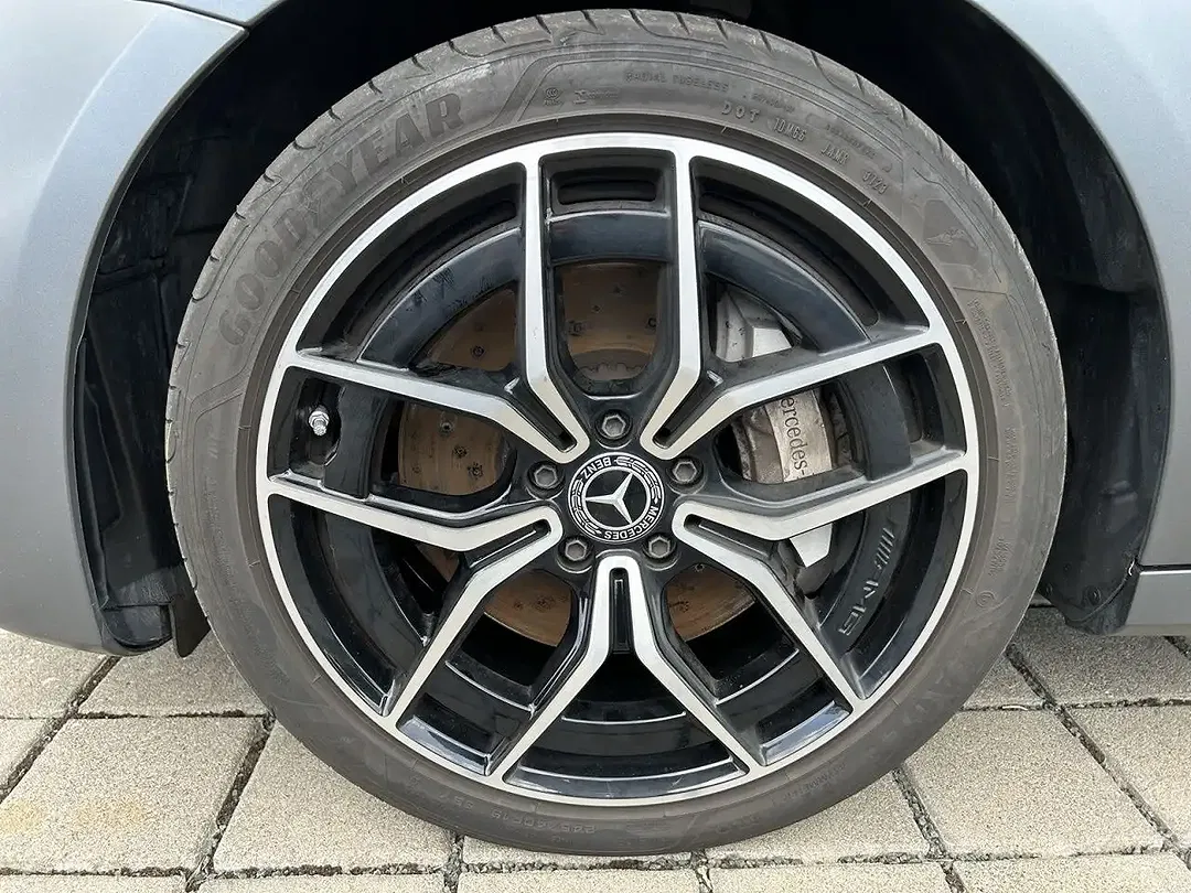 Mercedes-Benz E 300 - Thumbnail 10