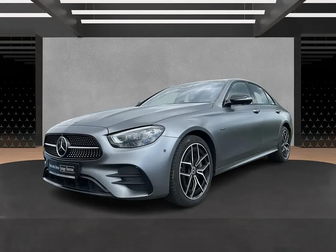 Mercedes-Benz E 300 - Thumbnail 1