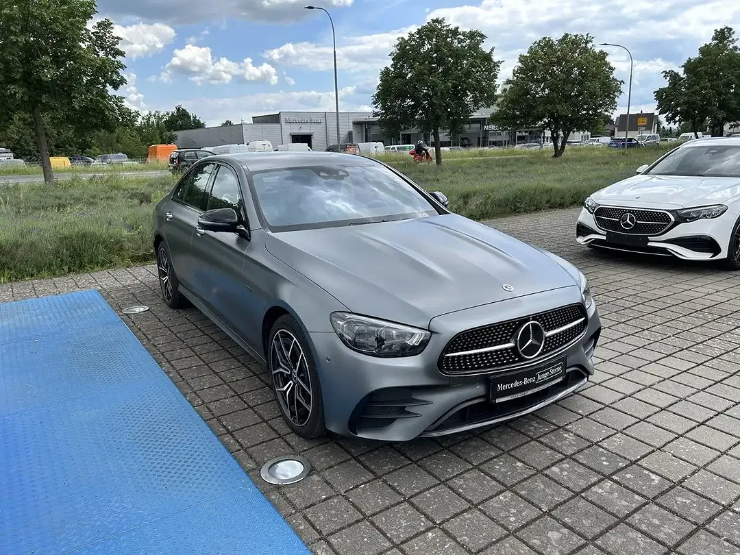 Mercedes-Benz E 300 - Thumbnail 3