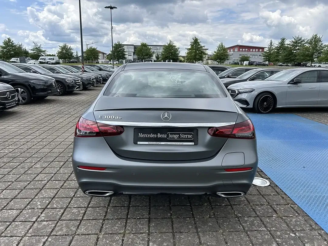 Mercedes-Benz E 300 - Thumbnail 6