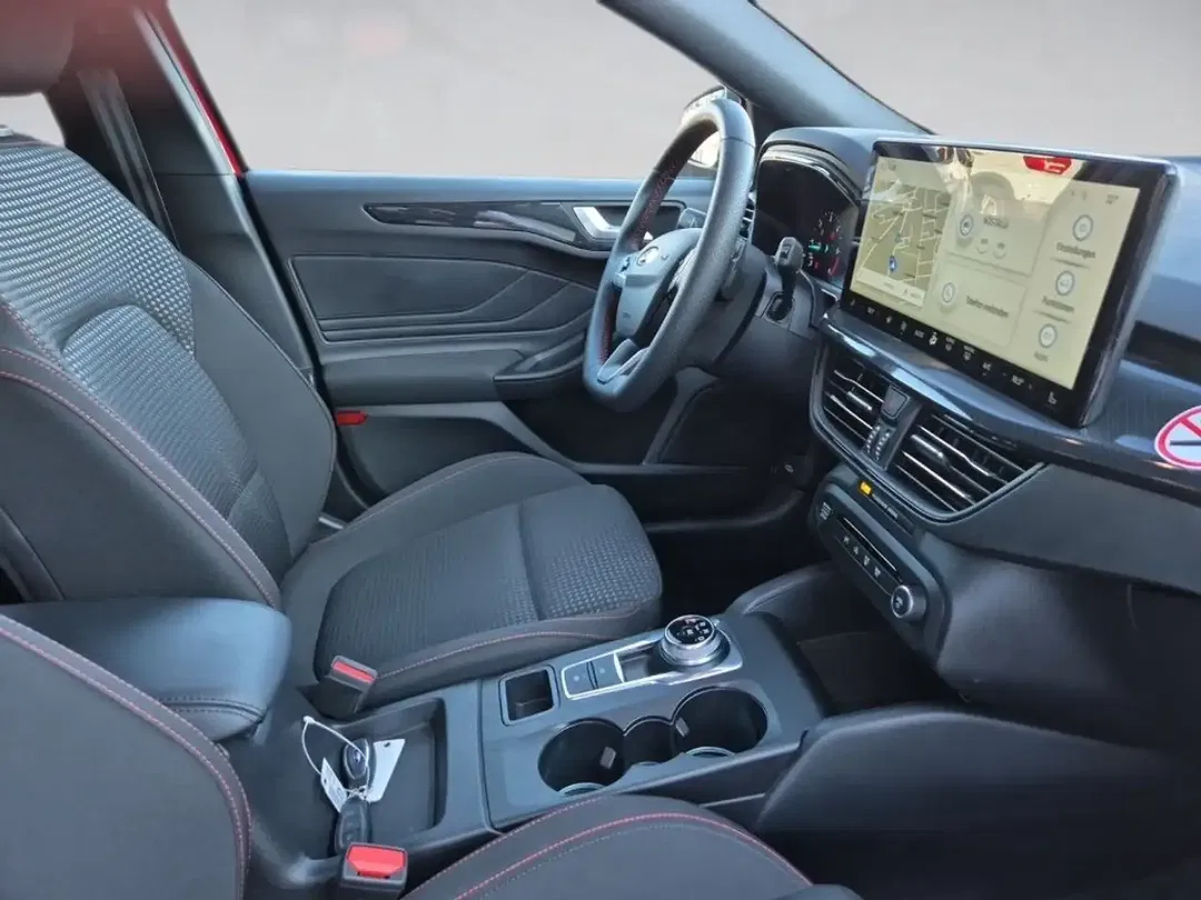 Ford Focus - Thumbnail 12