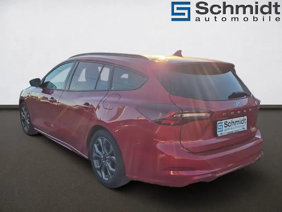 Ford Focus - Thumbnail 3