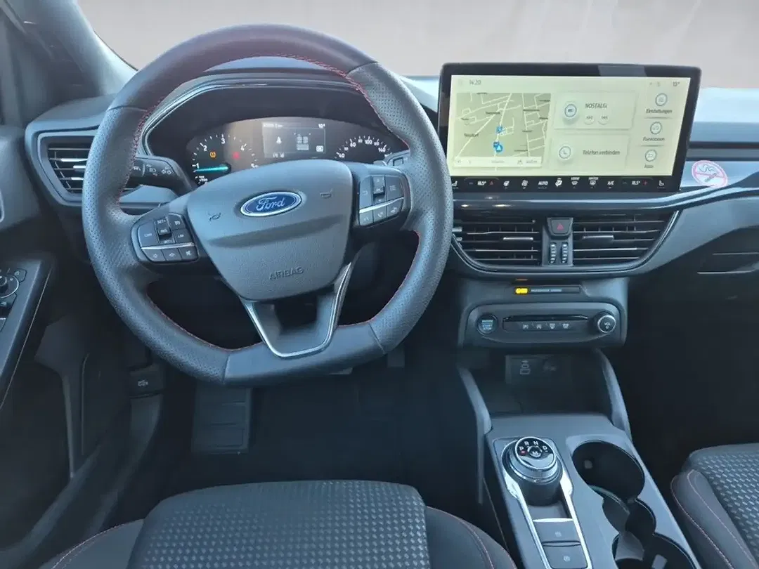 Ford Focus - Thumbnail 9