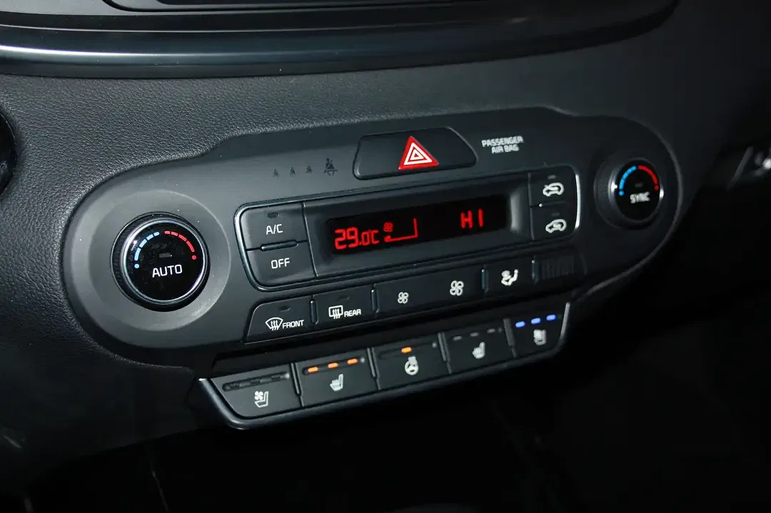 Kia Sorento - Thumbnail 14