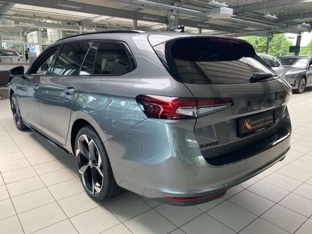 Skoda Superb - Thumbnail 10