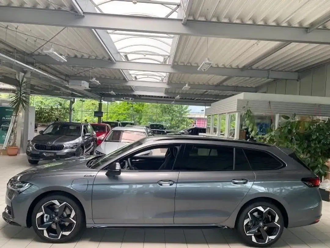 Skoda Superb - Thumbnail 11
