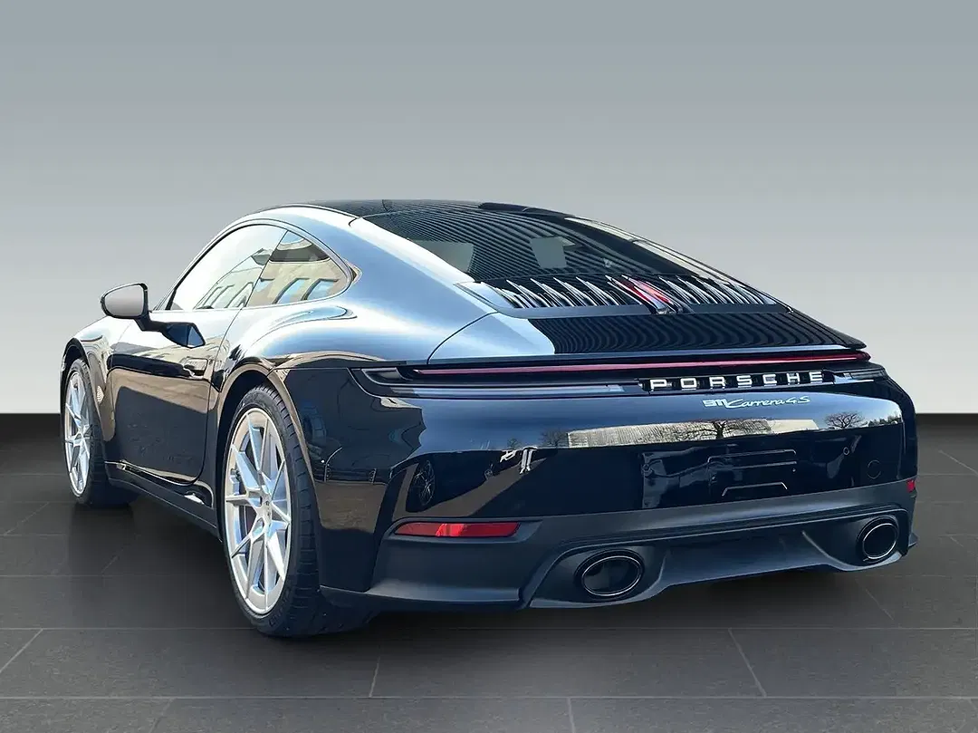 Porsche 992 - Thumbnail 3