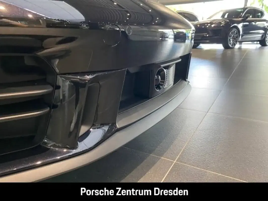 Porsche 992 - Thumbnail 12
