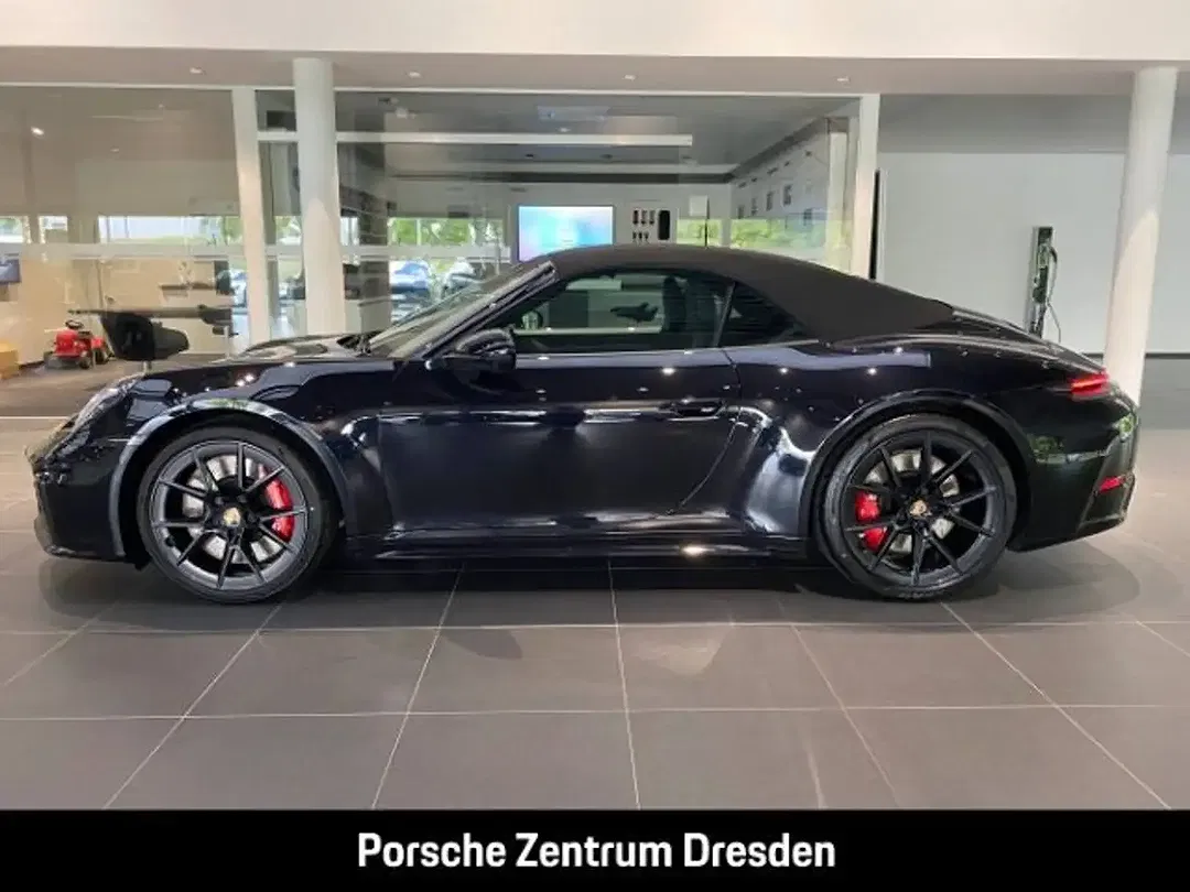 Porsche 992 - Thumbnail 2