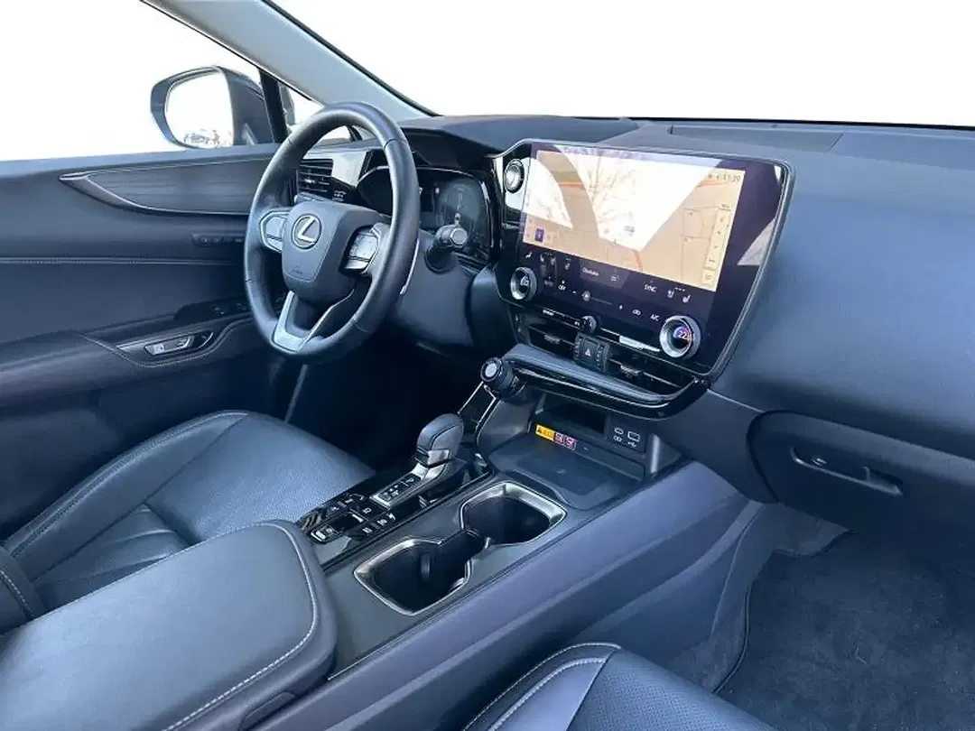 Lexus NX 450h+ - Thumbnail 6