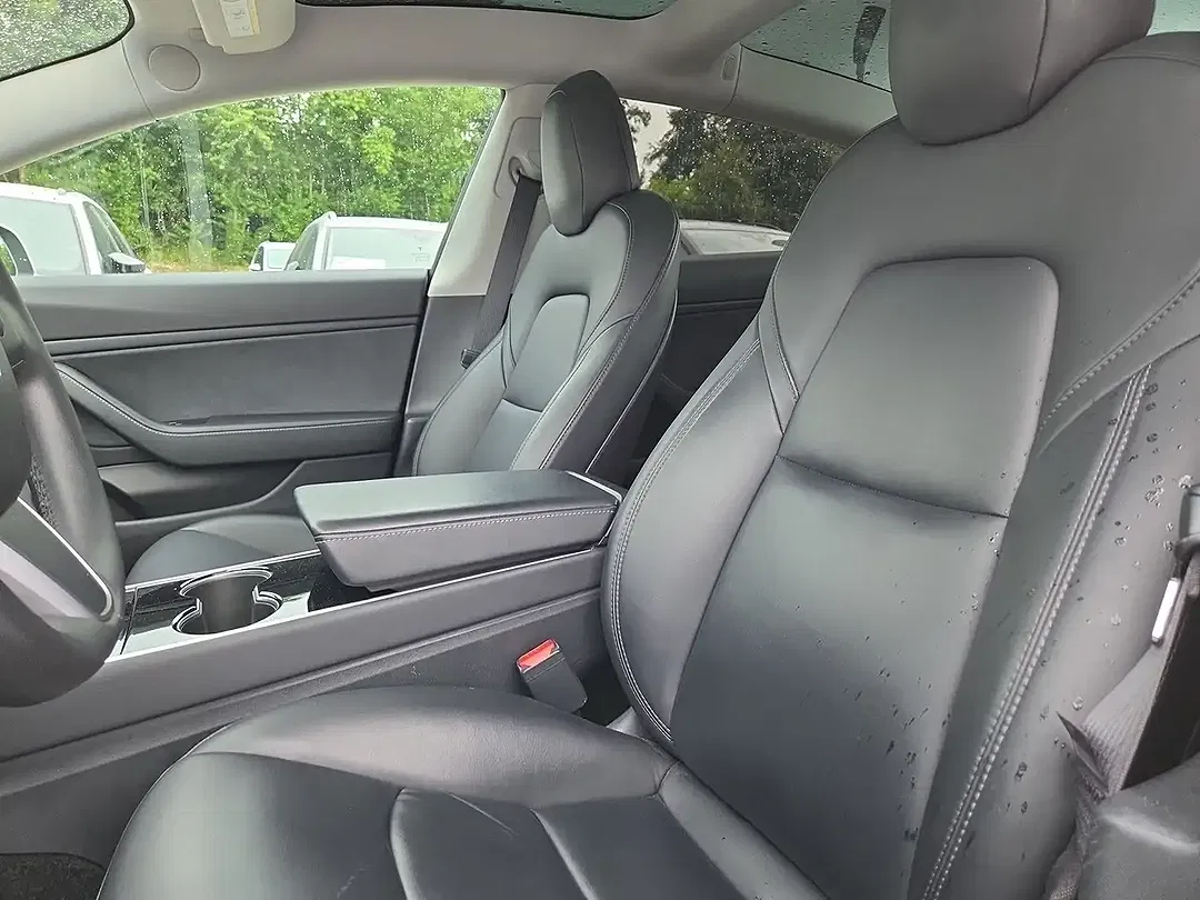 Tesla Model 3 - Thumbnail 12