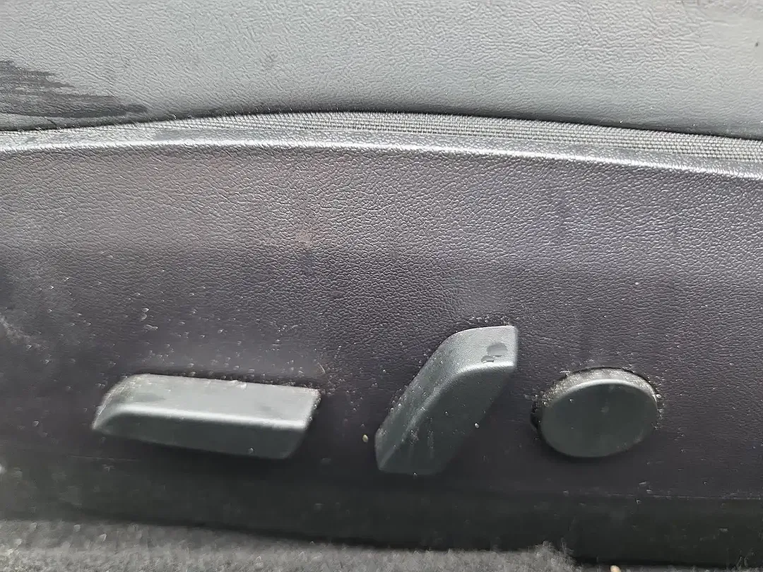 Tesla Model 3 - Thumbnail 14