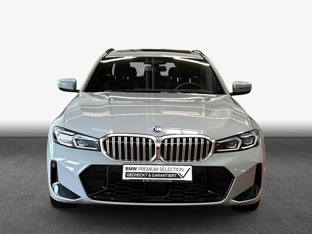BMW 330 - Thumbnail 3