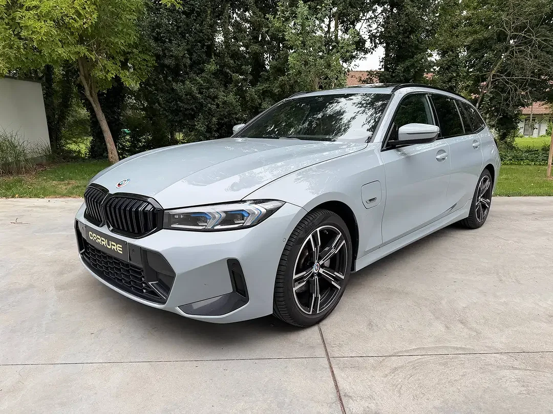 BMW 330 - Afbeelding 1