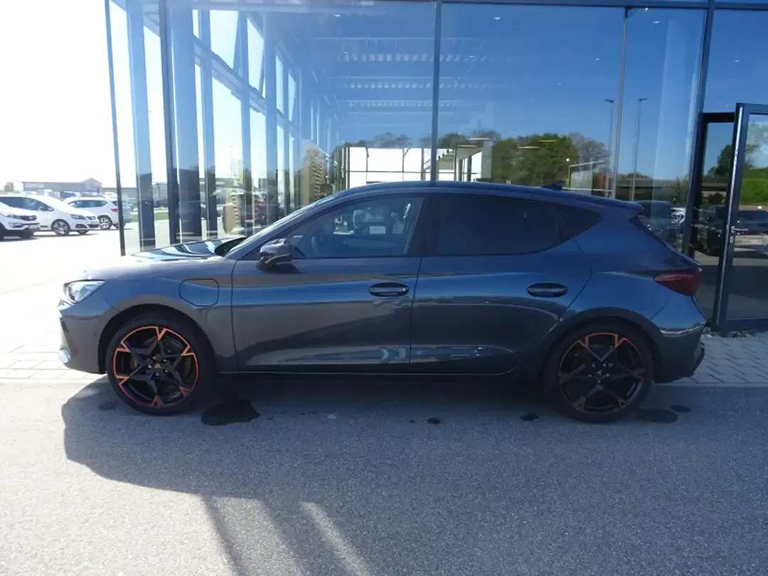 CUPRA Leon - Thumbnail 3