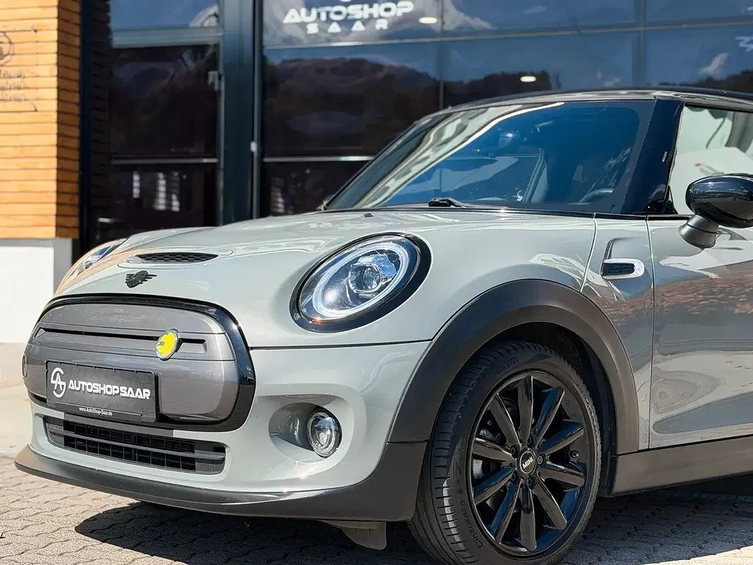 MINI Cooper SE - Thumbnail 2