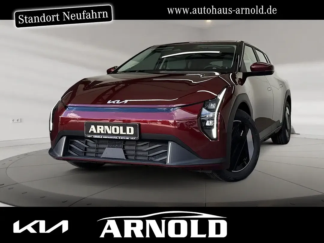 Kia EV4 - Thumbnail 1