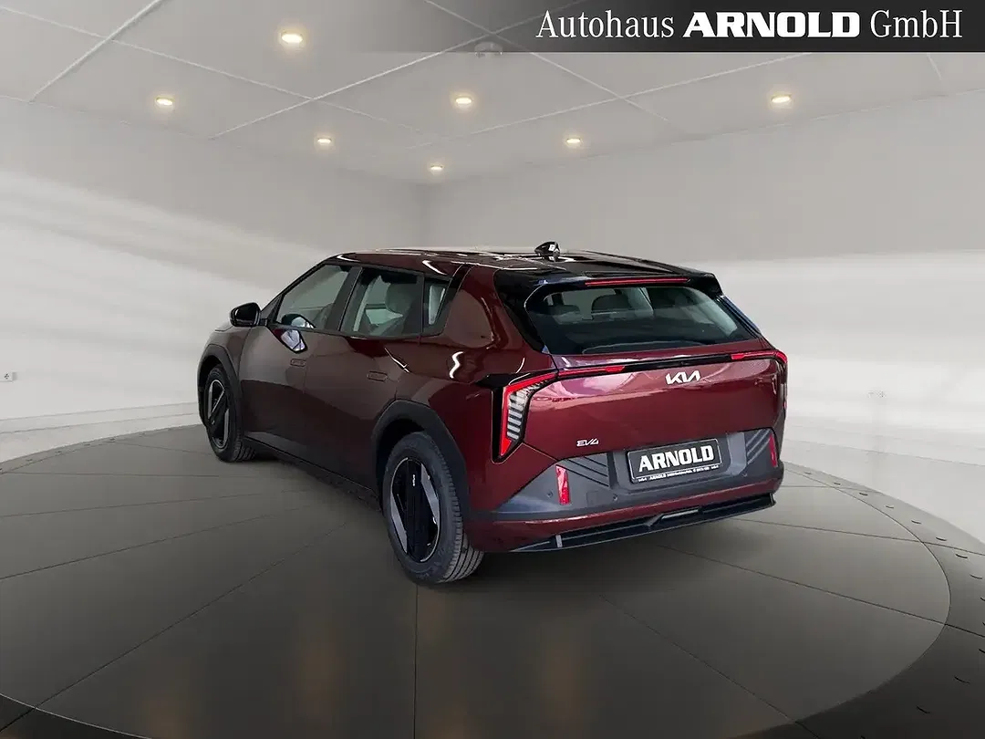 Kia EV4 - Thumbnail 3