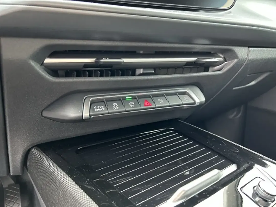 Audi Q3 - Thumbnail 10