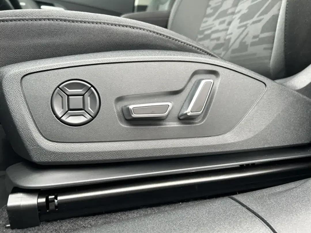 Audi Q3 - Thumbnail 12