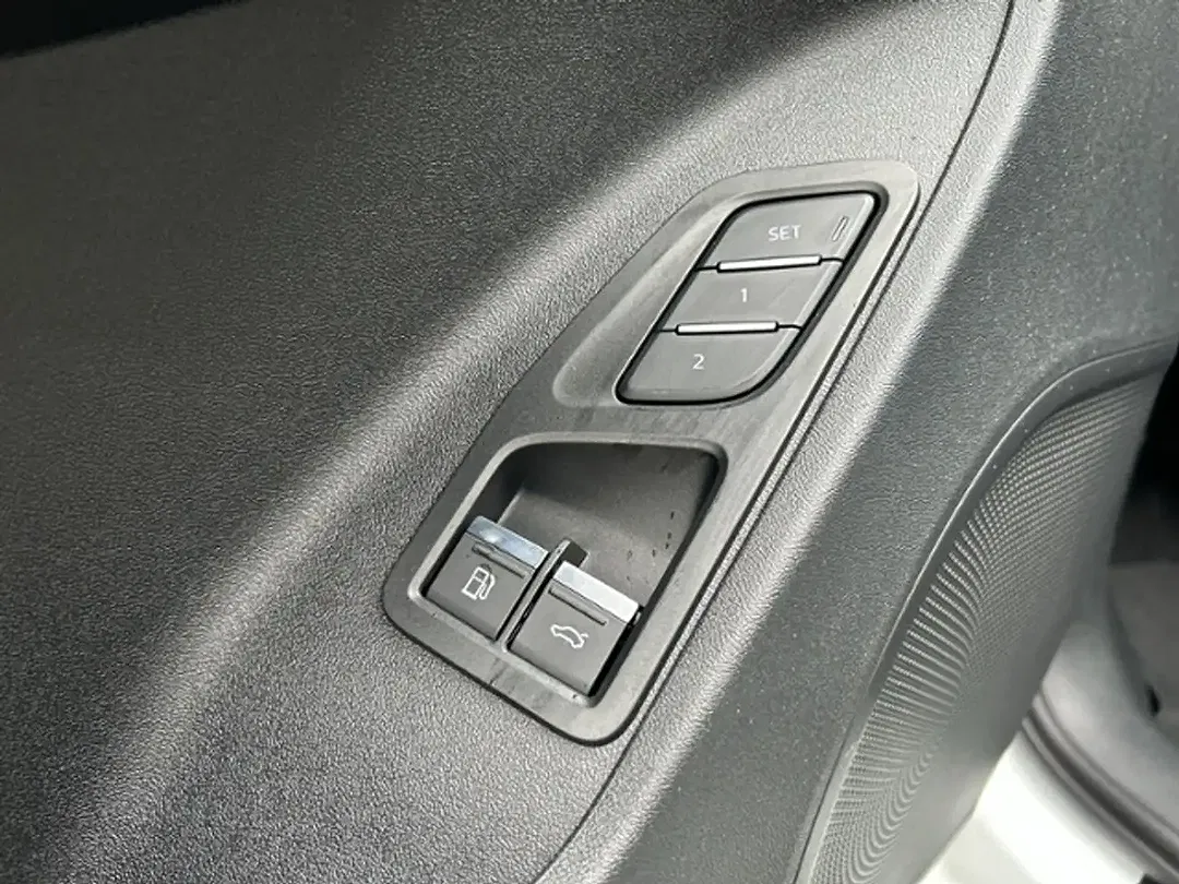 Audi Q3 - Thumbnail 13