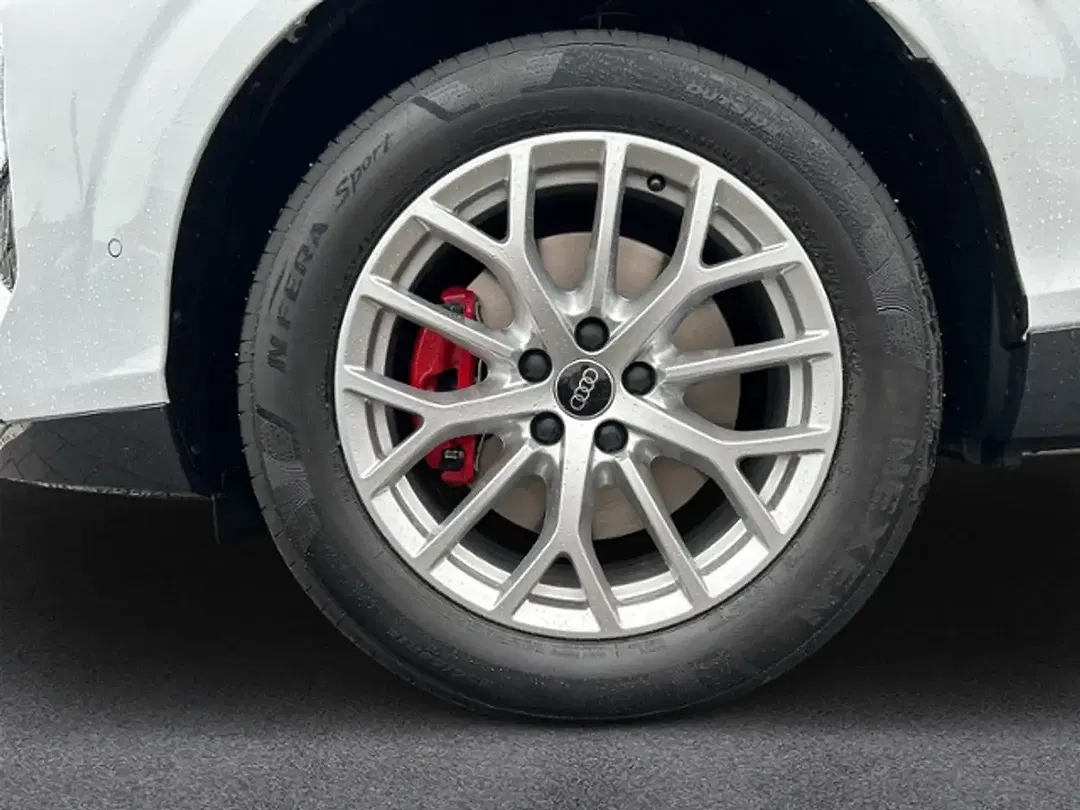 Audi Q3 - Thumbnail 4