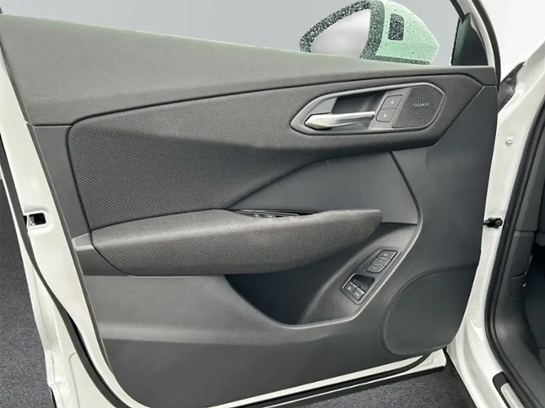 Audi Q3 - Thumbnail 7