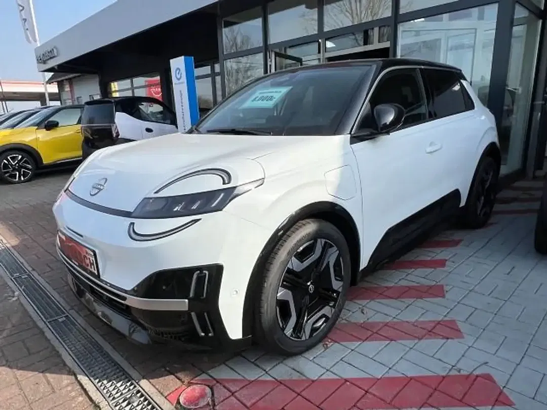 Nissan Micra - Thumbnail 4