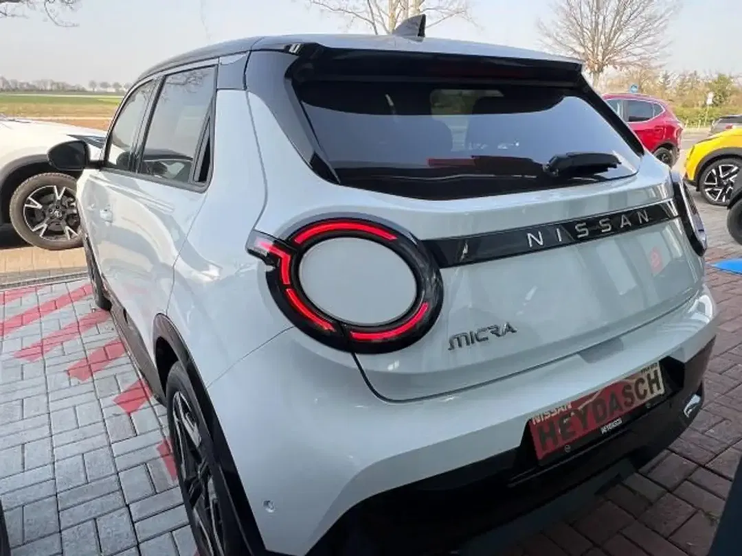 Nissan Micra - Thumbnail 6