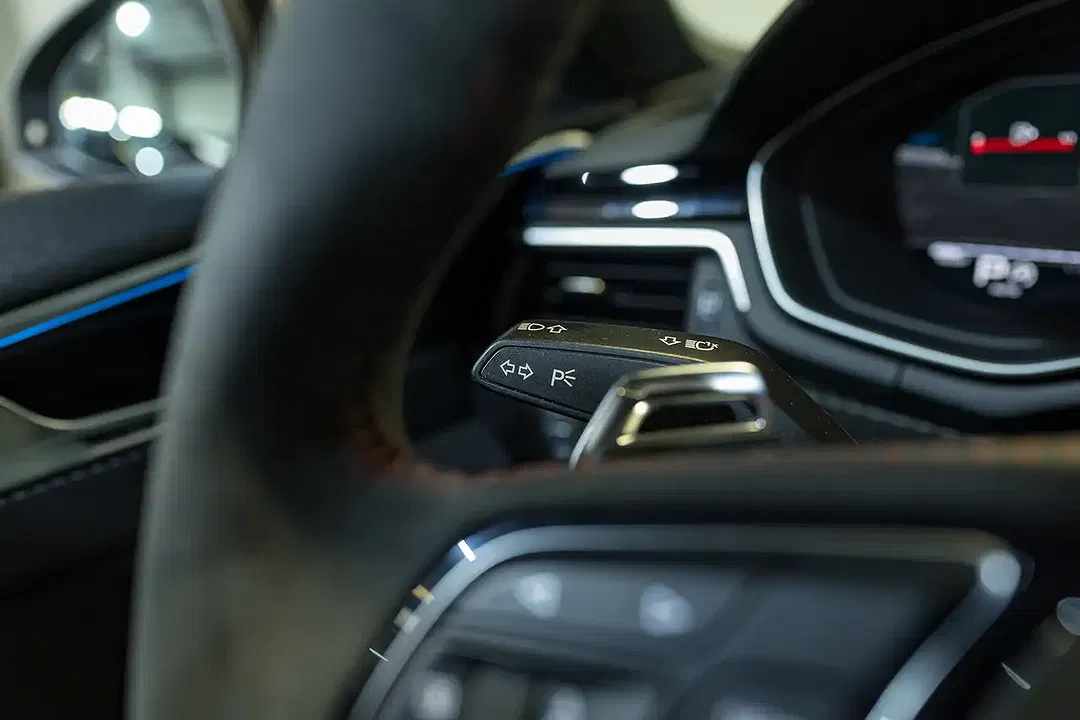 Audi RS5 - Thumbnail 33