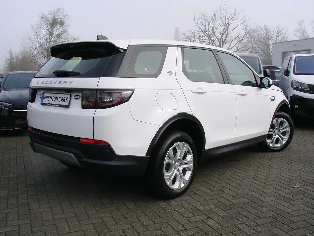 Land Rover Discovery Sport - Thumbnail 3