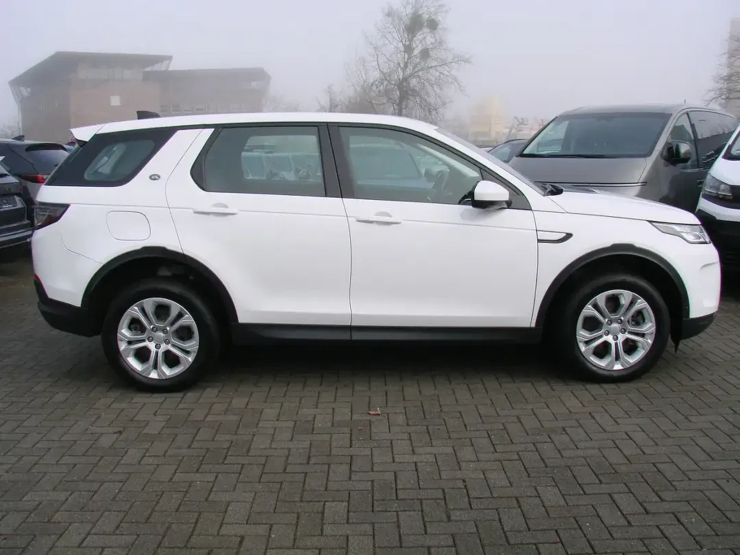Land Rover Discovery Sport - Thumbnail 4