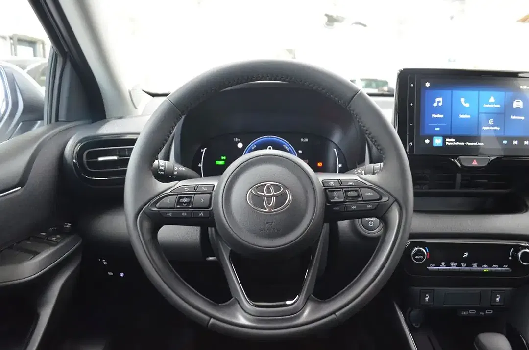 Toyota Yaris - Thumbnail 15