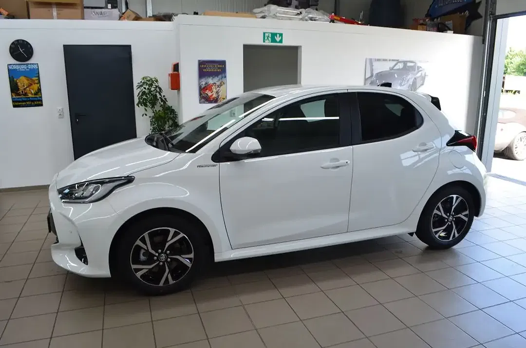 Toyota Yaris - Thumbnail 4