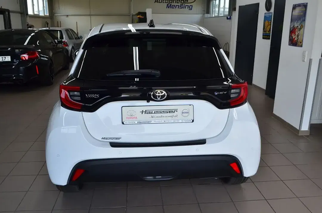 Toyota Yaris - Thumbnail 7